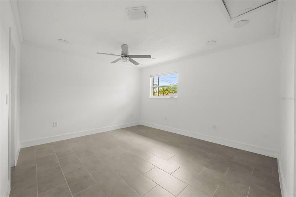 For Rent: $3,800 (4 beds, 2 baths, 1966 Square Feet)