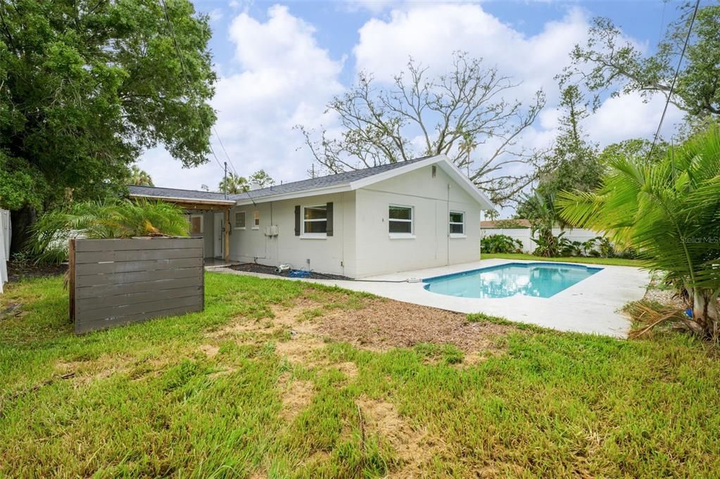 For Rent: $3,800 (4 beds, 2 baths, 1966 Square Feet)