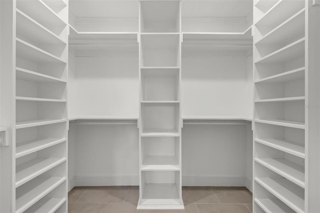 For Rent: $3,800 (4 beds, 2 baths, 1966 Square Feet)