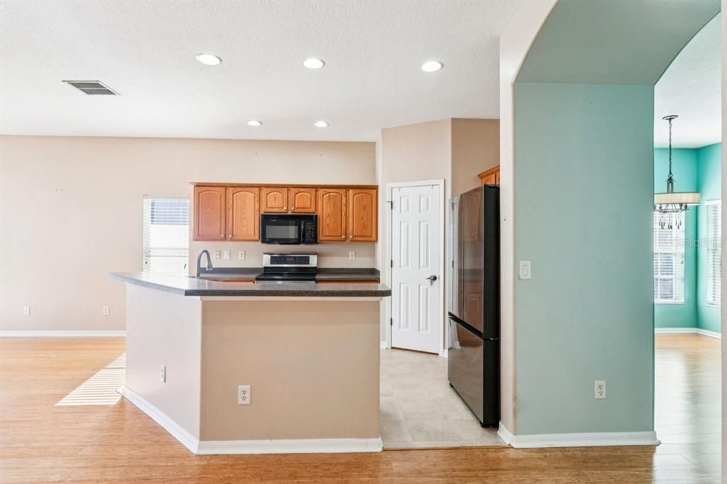 For Sale: $375,000 (4 beds, 2 baths, 1938 Square Feet)