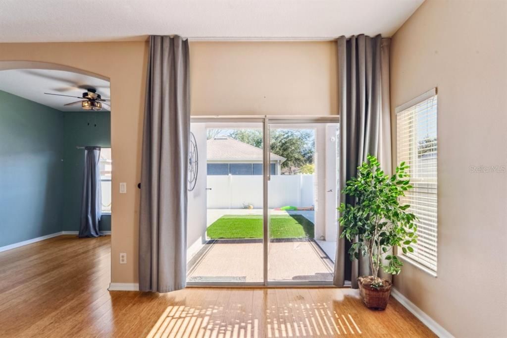 For Sale: $375,000 (4 beds, 2 baths, 1938 Square Feet)