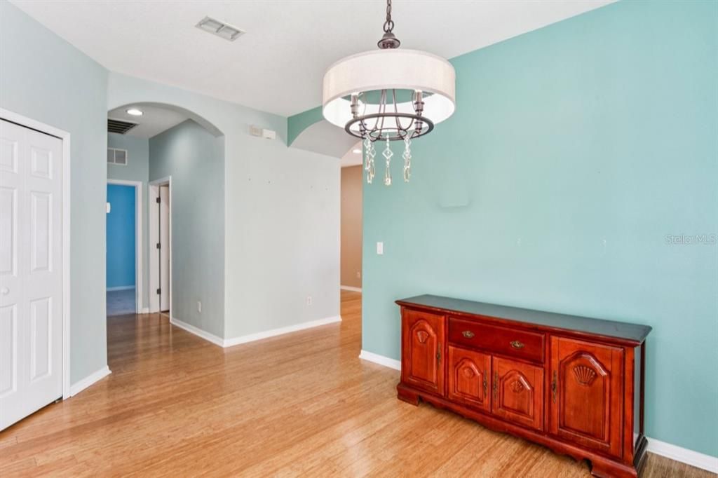 For Sale: $375,000 (4 beds, 2 baths, 1938 Square Feet)