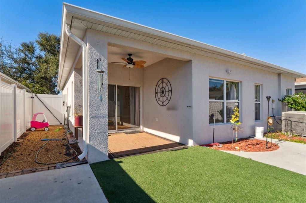 For Sale: $375,000 (4 beds, 2 baths, 1938 Square Feet)