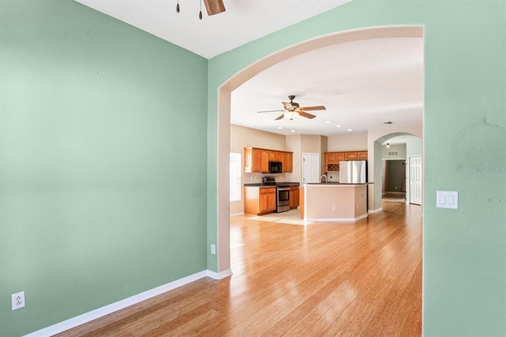 For Sale: $375,000 (4 beds, 2 baths, 1938 Square Feet)