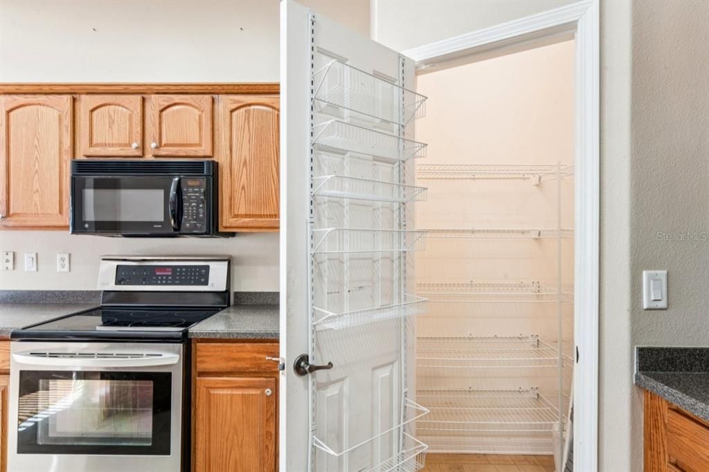 For Sale: $375,000 (4 beds, 2 baths, 1938 Square Feet)