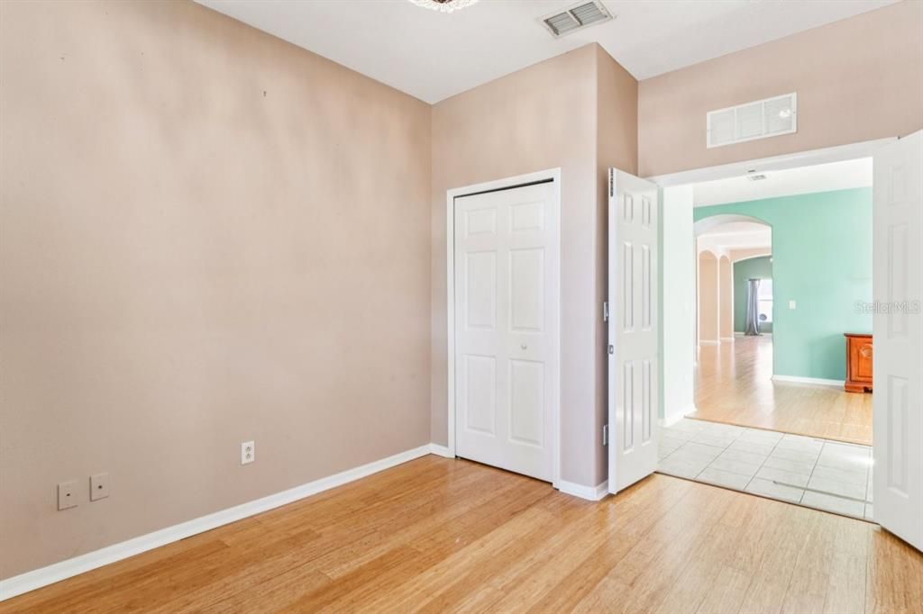 For Sale: $375,000 (4 beds, 2 baths, 1938 Square Feet)