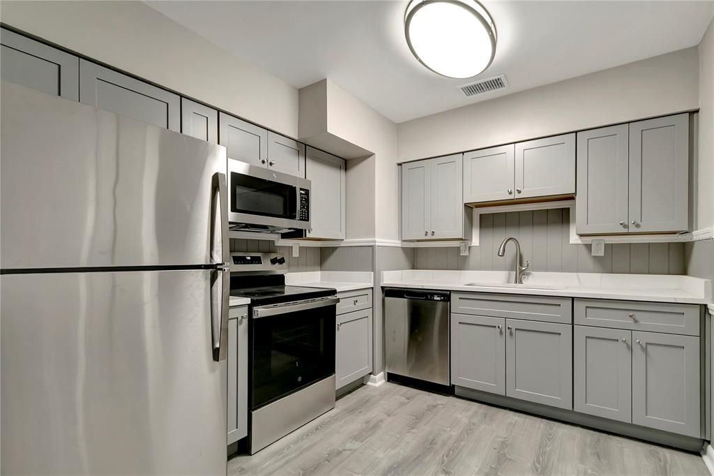 待售: $299,000 (3 贝兹, 2 浴室, 1000 平方英尺)