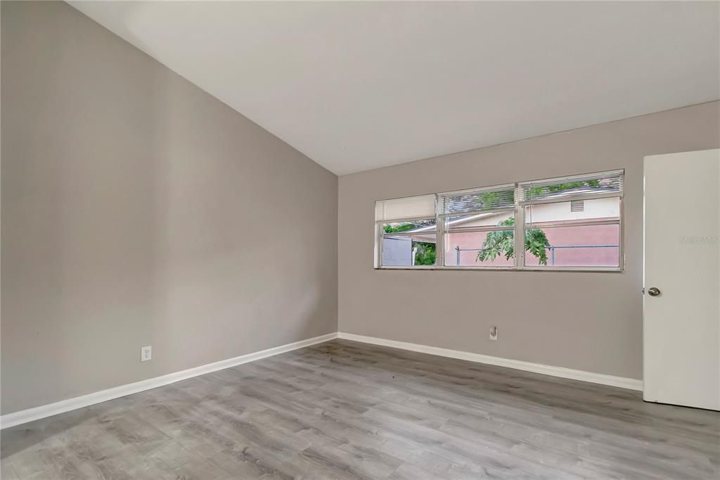 待售: $299,000 (3 贝兹, 2 浴室, 1000 平方英尺)