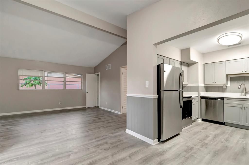 待售: $299,000 (3 贝兹, 2 浴室, 1000 平方英尺)