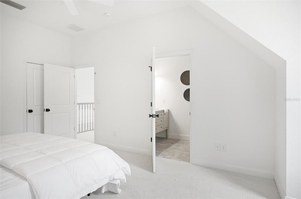 待售: $1,095,000 (5 贝兹, 3 浴室, 3290 平方英尺)