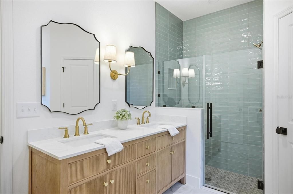 待售: $1,095,000 (5 贝兹, 3 浴室, 3290 平方英尺)