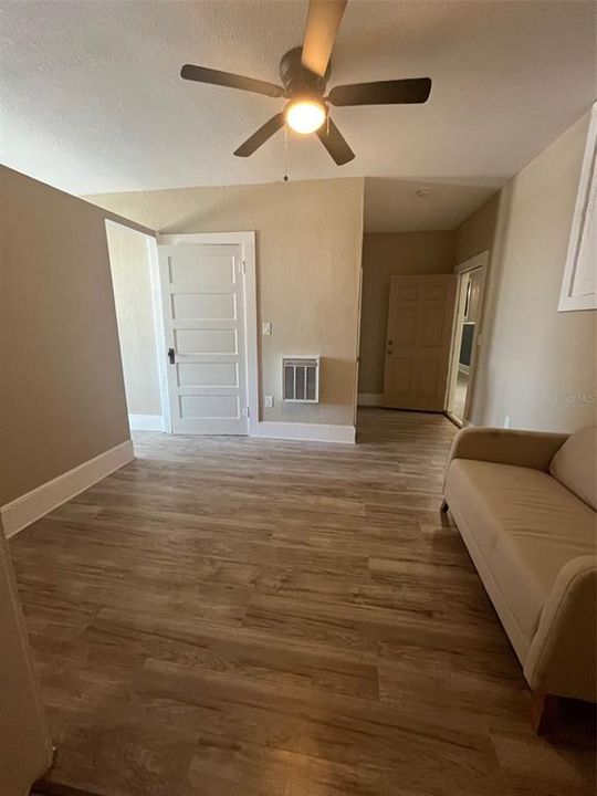 For Rent: $1,500 (1 beds, 1 baths, 552 Square Feet)