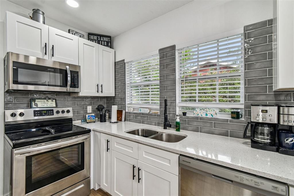 En Venta: $355,000 (3 camas, 2 baños, 1104 Pies cuadrados)