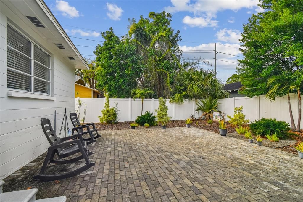 En Venta: $355,000 (3 camas, 2 baños, 1104 Pies cuadrados)