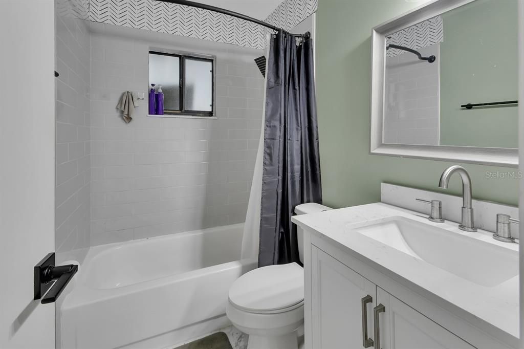 待售: $224,900 (2 贝兹, 2 浴室, 888 平方英尺)