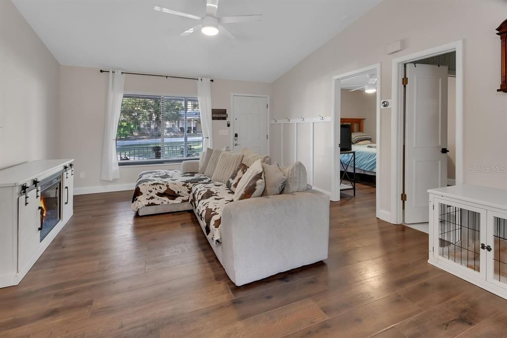 待售: $224,900 (2 贝兹, 2 浴室, 888 平方英尺)