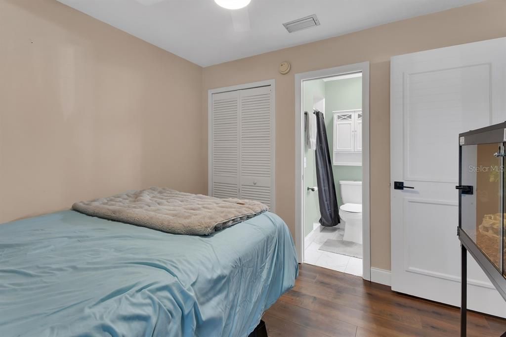 待售: $224,900 (2 贝兹, 2 浴室, 888 平方英尺)