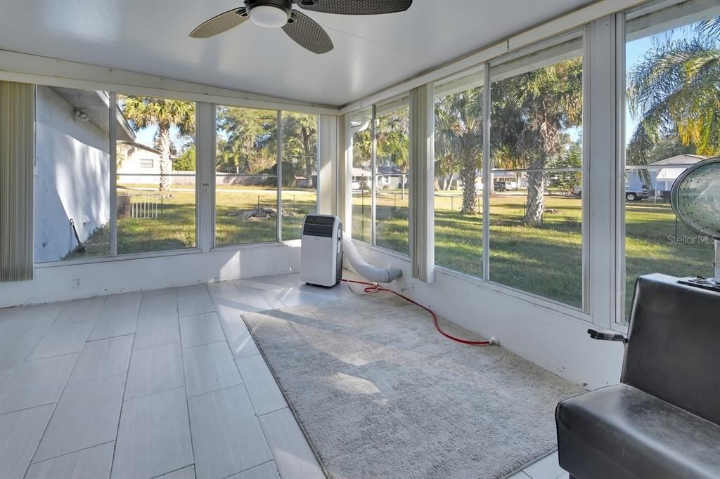 待售: $224,900 (2 贝兹, 2 浴室, 888 平方英尺)