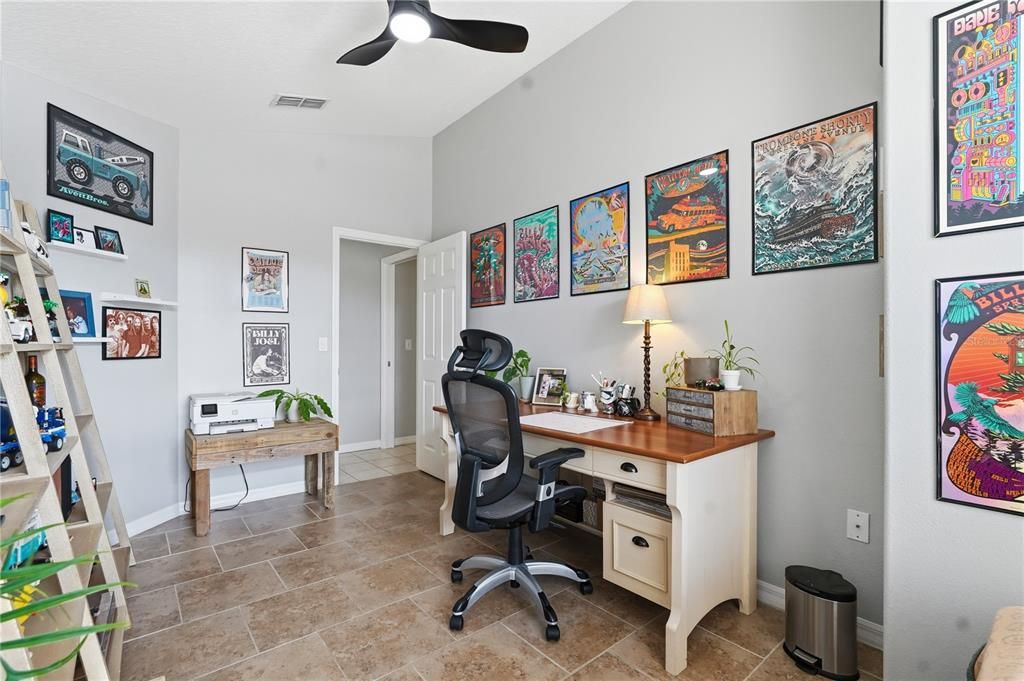 For Sale: $480,000 (3 beds, 3 baths, 2430 Square Feet)