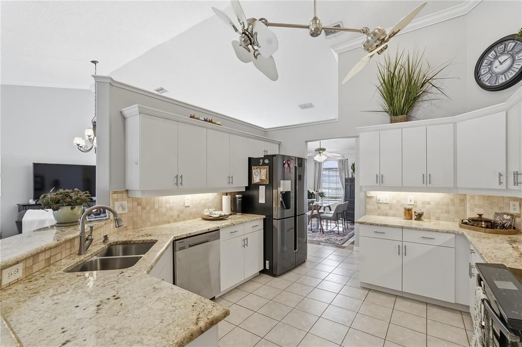 For Sale: $480,000 (3 beds, 3 baths, 2430 Square Feet)