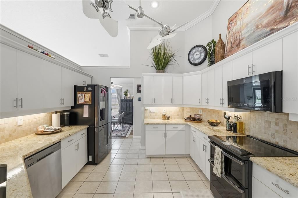 For Sale: $480,000 (3 beds, 3 baths, 2430 Square Feet)