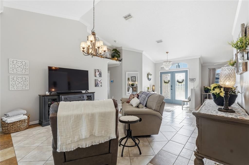 For Sale: $480,000 (3 beds, 3 baths, 2430 Square Feet)