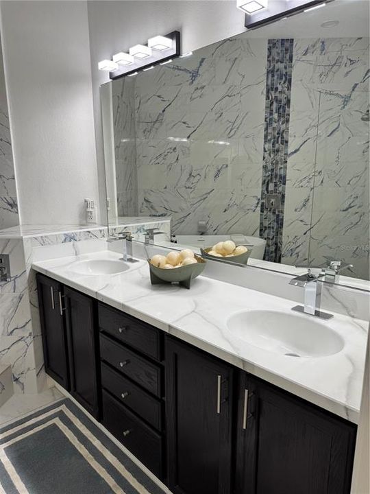 待售: $335,000 (3 贝兹, 2 浴室, 1812 平方英尺)