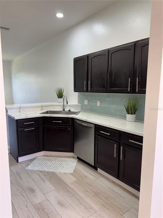 待售: $335,000 (3 贝兹, 2 浴室, 1812 平方英尺)