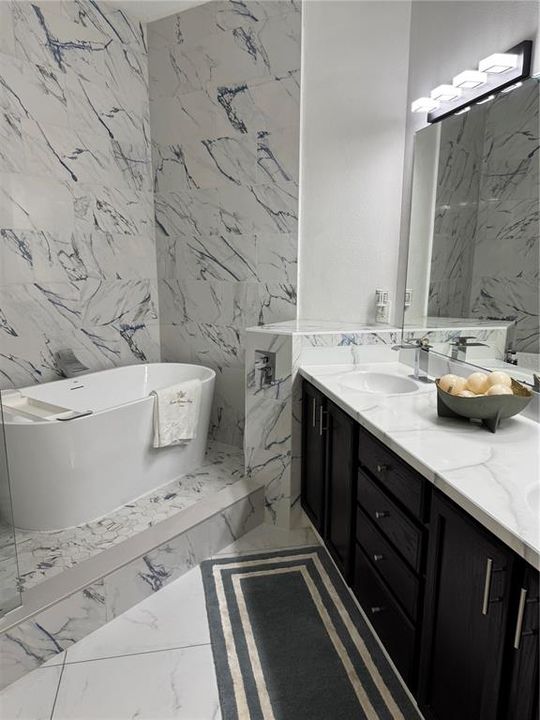 待售: $335,000 (3 贝兹, 2 浴室, 1812 平方英尺)