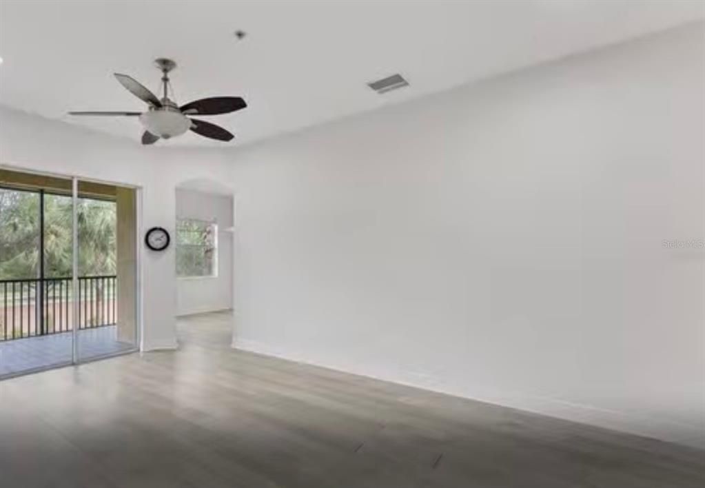 待售: $335,000 (3 贝兹, 2 浴室, 1812 平方英尺)