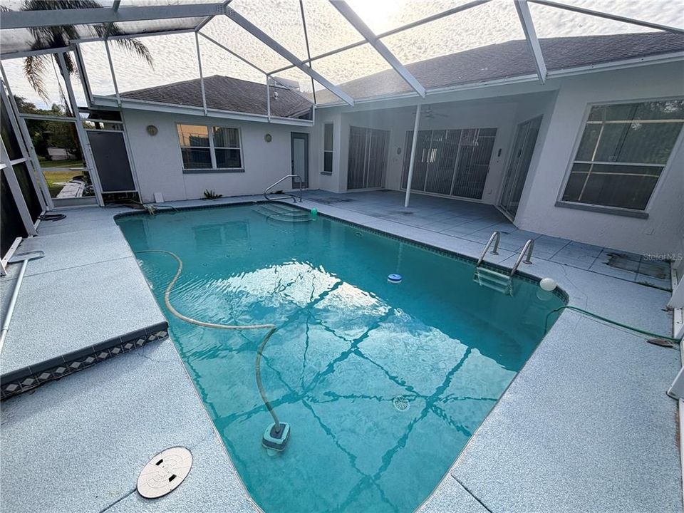 待售: $350,000 (3 贝兹, 2 浴室, 2346 平方英尺)