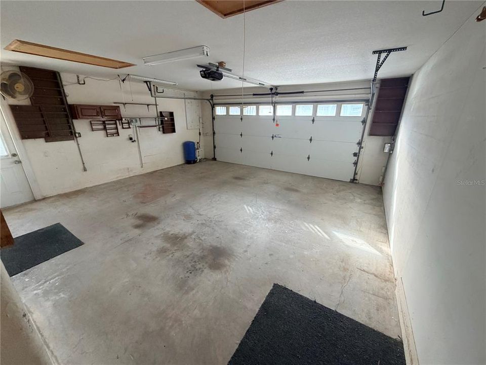 待售: $350,000 (3 贝兹, 2 浴室, 2346 平方英尺)