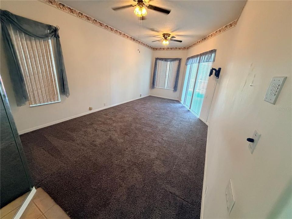 待售: $350,000 (3 贝兹, 2 浴室, 2346 平方英尺)