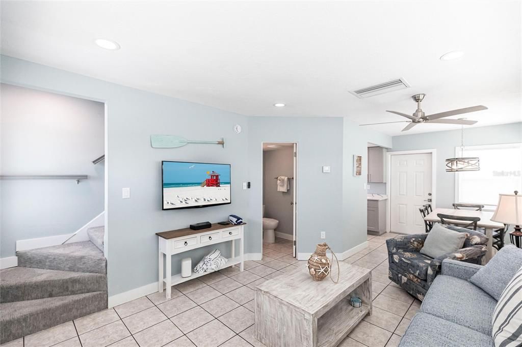 待售: $675,000 (2 贝兹, 1 浴室, 834 平方英尺)