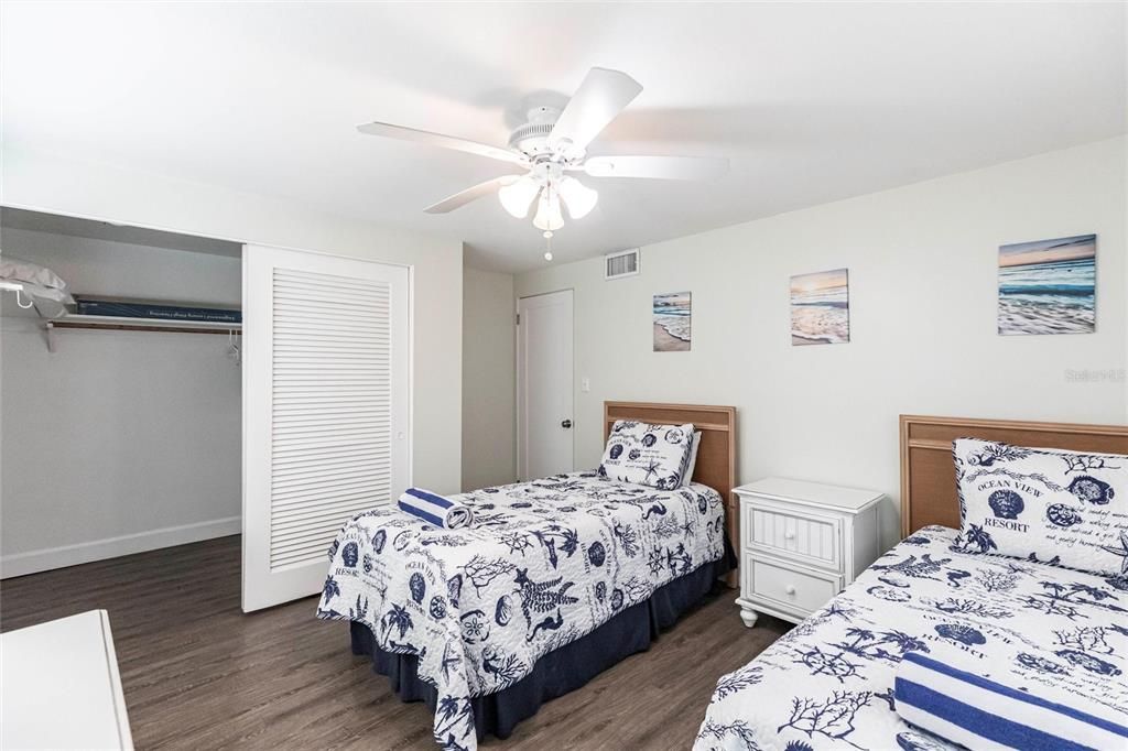 待售: $675,000 (2 贝兹, 1 浴室, 834 平方英尺)