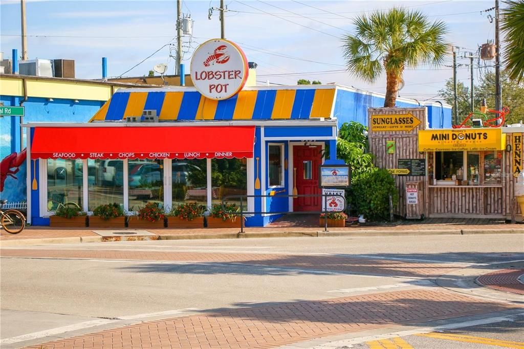 待售: $675,000 (2 贝兹, 1 浴室, 834 平方英尺)