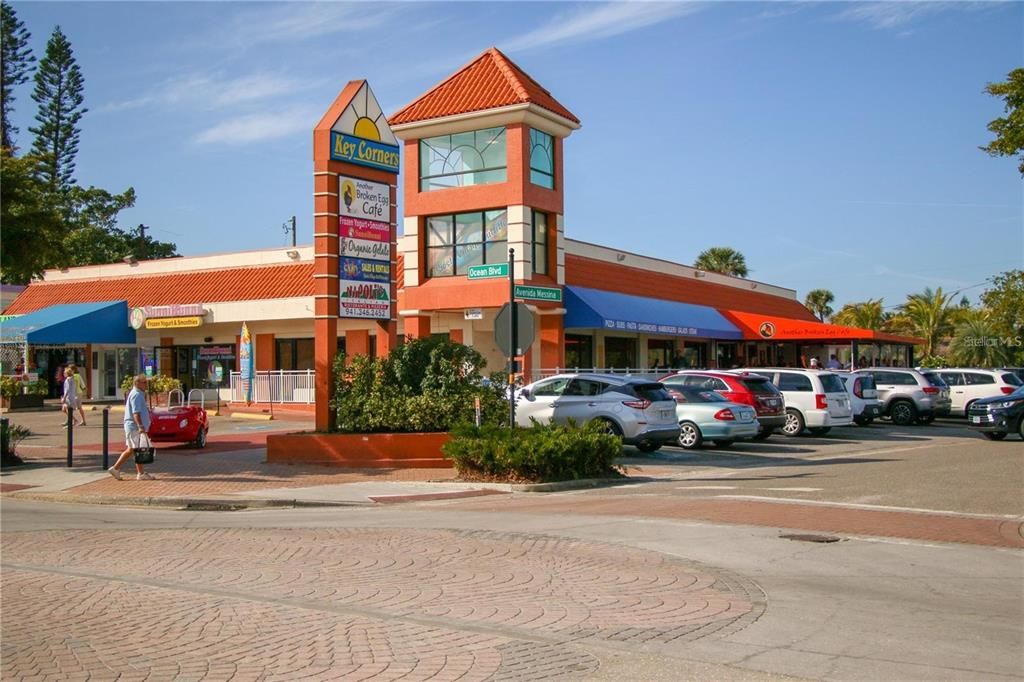 待售: $675,000 (2 贝兹, 1 浴室, 834 平方英尺)