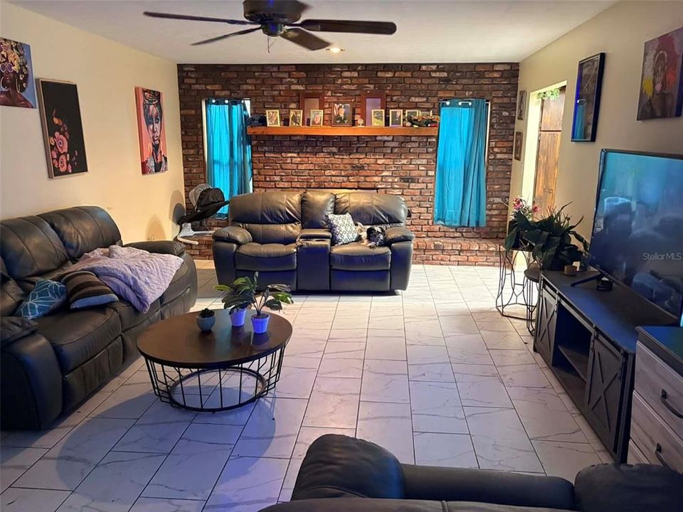 For Sale: $525,000 (5 beds, 3 baths, 1791 Square Feet)