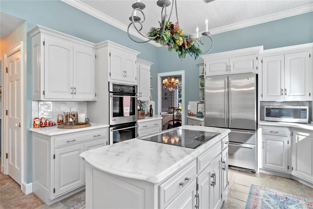 For Sale: $1,150,000 (4 beds, 4 baths, 3683 Square Feet)