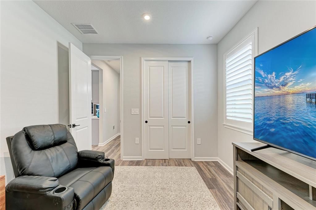 待售: $634,900 (4 贝兹, 3 浴室, 2370 平方英尺)