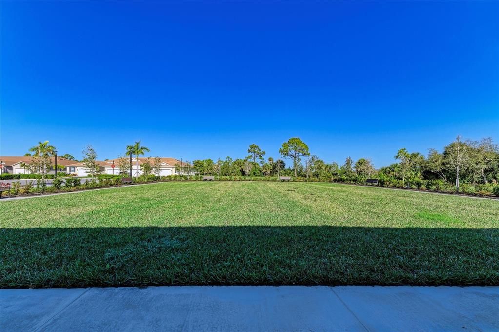 待售: $634,900 (4 贝兹, 3 浴室, 2370 平方英尺)