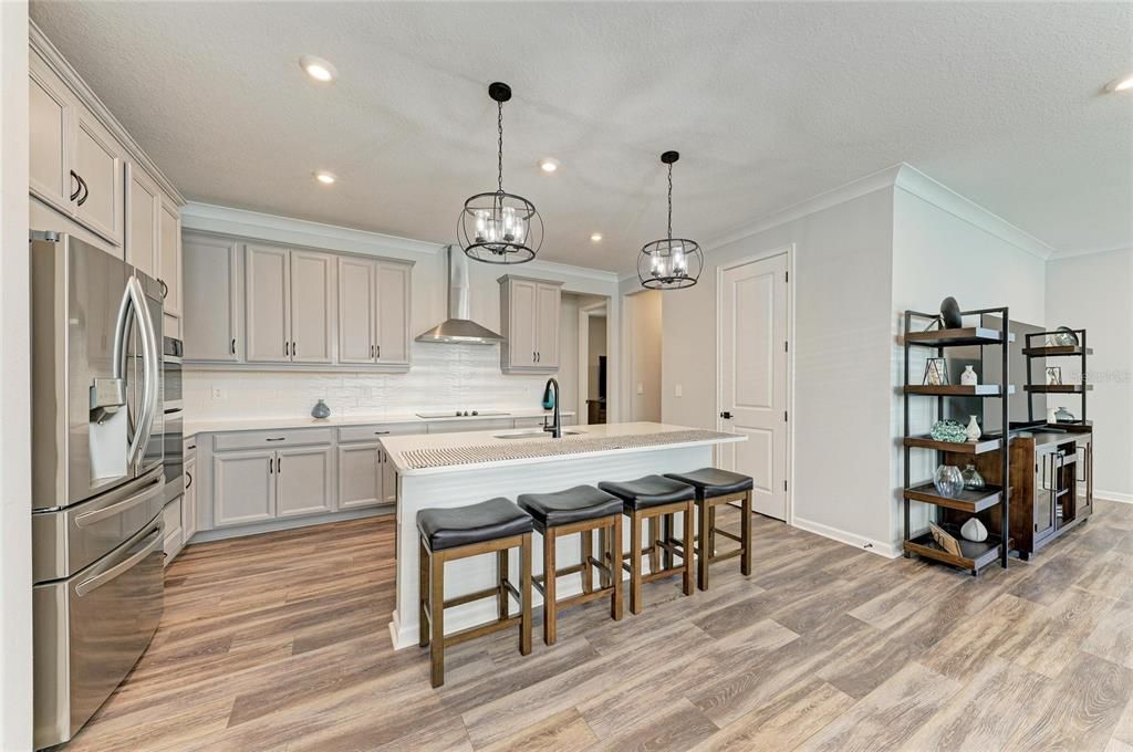 待售: $634,900 (4 贝兹, 3 浴室, 2370 平方英尺)