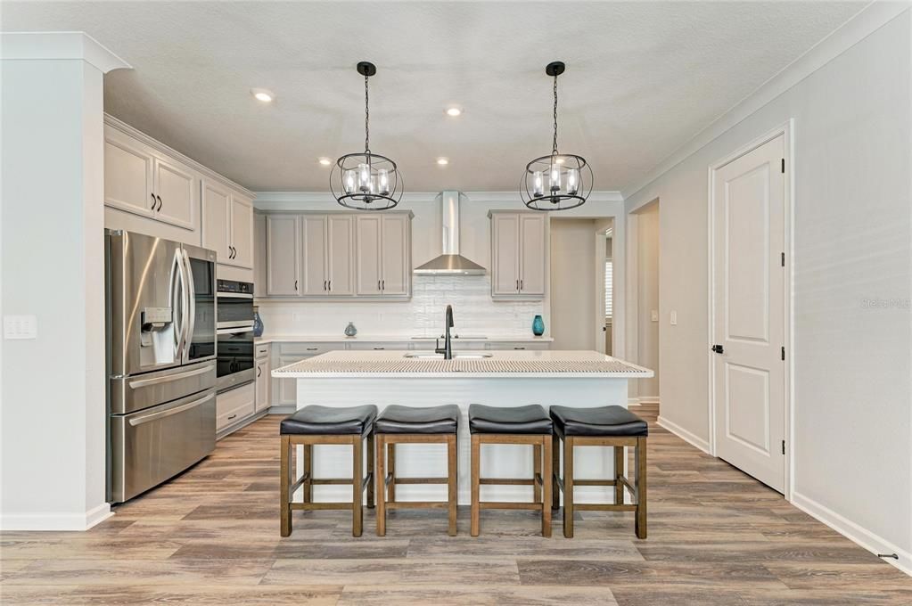 待售: $634,900 (4 贝兹, 3 浴室, 2370 平方英尺)