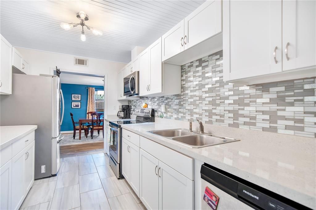 待售: $275,000 (3 贝兹, 1 浴室, 1232 平方英尺)