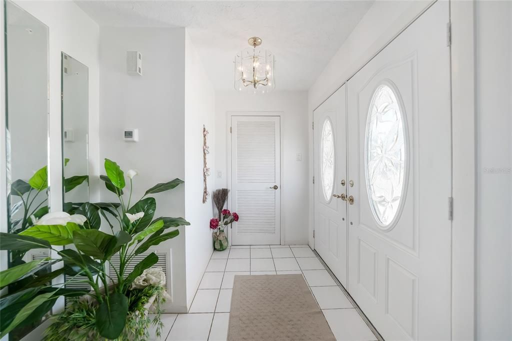 En Venta: $415,000 (3 camas, 2 baños, 1351 Pies cuadrados)