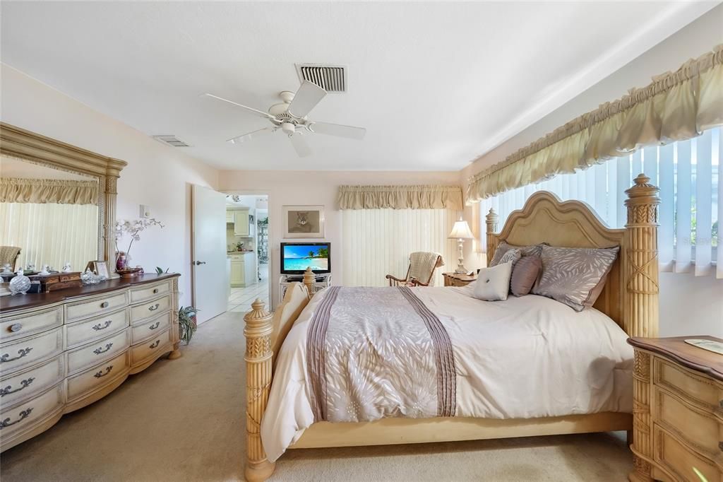 En Venta: $415,000 (3 camas, 2 baños, 1351 Pies cuadrados)