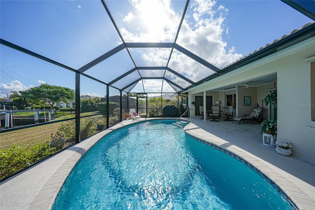 En Venta: $415,000 (3 camas, 2 baños, 1351 Pies cuadrados)