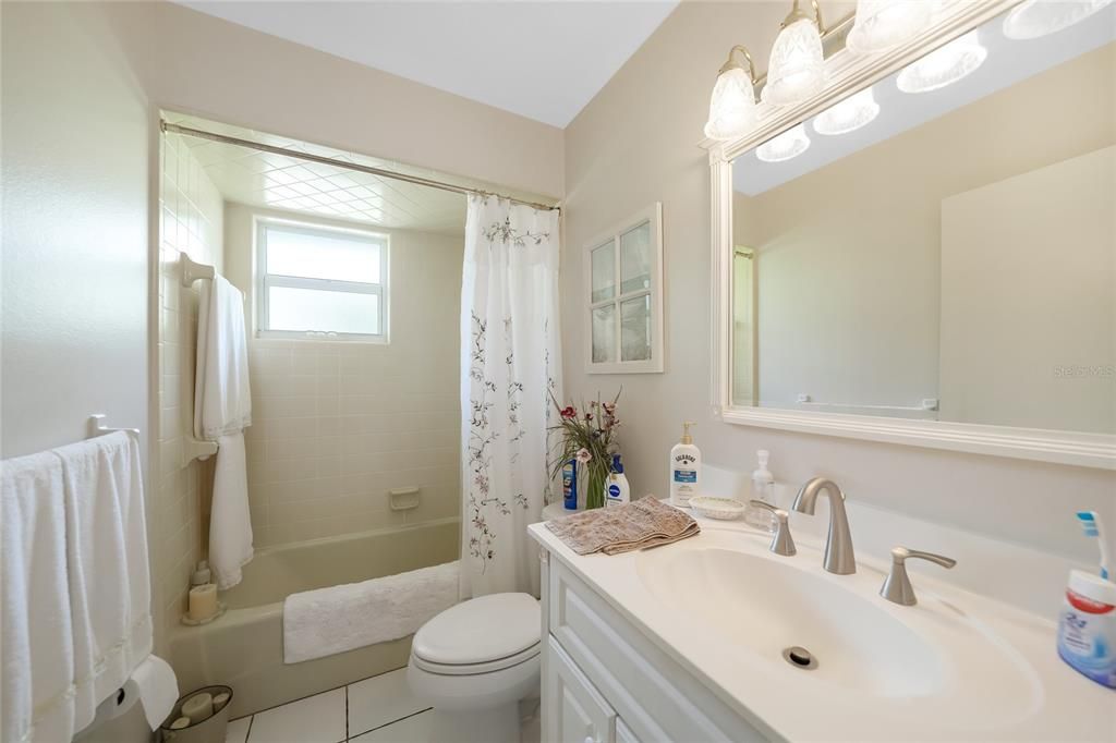 En Venta: $415,000 (3 camas, 2 baños, 1351 Pies cuadrados)