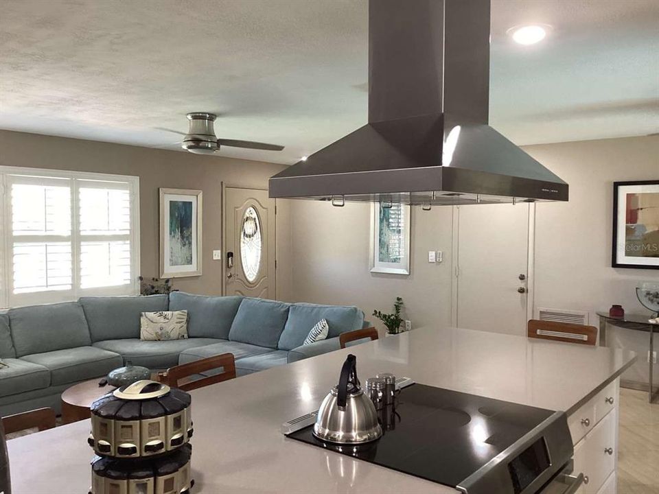 For Sale: $775,000 (3 beds, 2 baths, 1900 Square Feet)