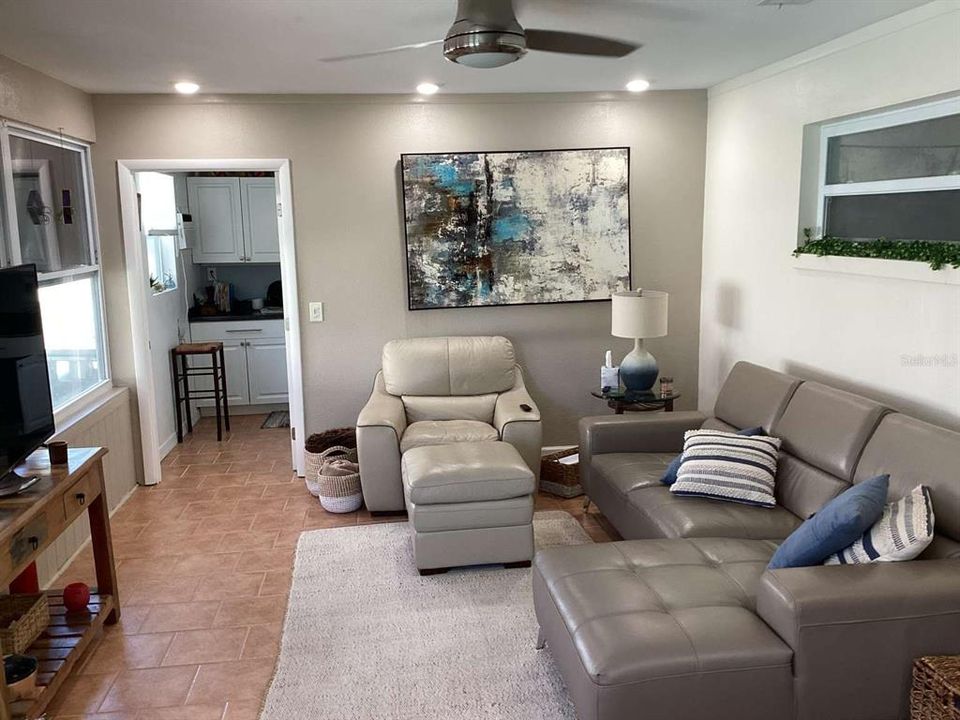 For Sale: $775,000 (3 beds, 2 baths, 1900 Square Feet)